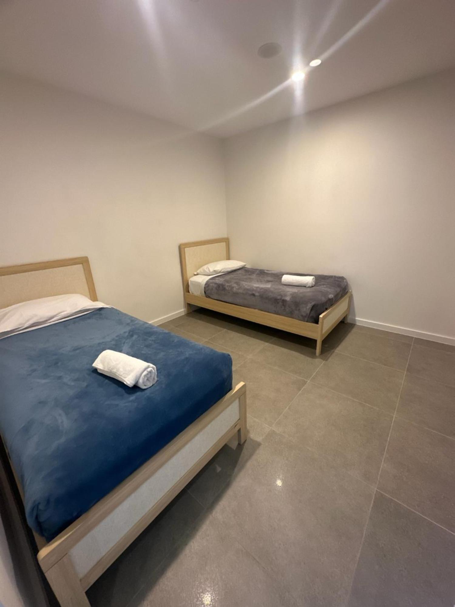 One Block From - New Building 3bd Gold Coast